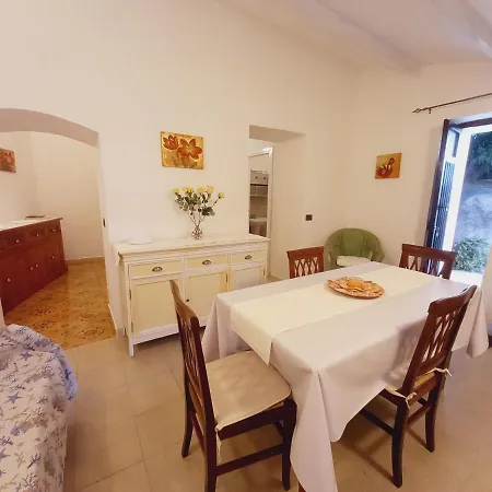 Casa La Quercia Santa Teresa - Wifi - Parking Апартаменты Санта-Тереза-Галлура